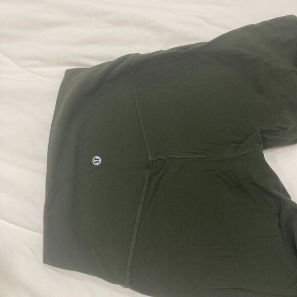Lululemon Alogn 3/4 length leggings in Olive Green, Size 6 - Picture 6 of 8